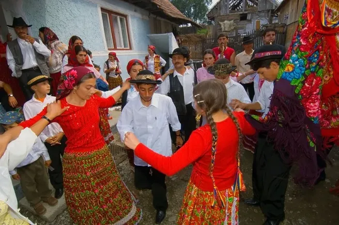 Framed Print : Gypsy wedding in Transylvania, people dancing, Romania Framed Print : Gypsy wedding in Transylvania, people dancing, Romania