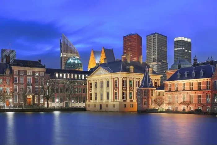 Framed Print : The Hague, Netherlands cityscape at twilight on Lake Hofvijver Framed Print : The Hague, Netherlands cityscape at twilight on Lake Hofvijver