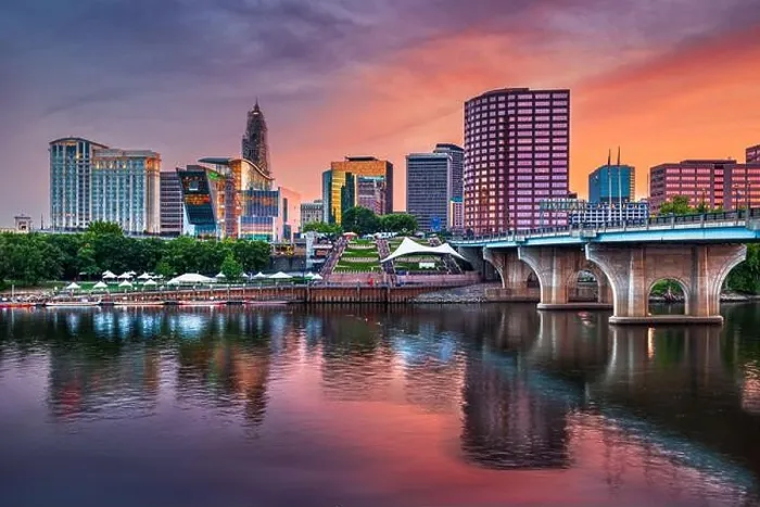 Framed Print : Hartford, Connecticut, USA downtown skyline at sunset Framed Print : Hartford, Connecticut, USA downtown skyline at sunset