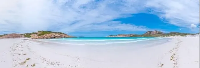 Framed Print : Hellfire bay near Esperance viewed during a cloudy day, Australia