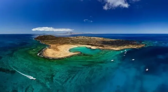 Framed Print : High Aspect Aerial Panorama of the Tropical looking Volcanic island of Lobos Fuerteventura Framed Print : High Aspect Aerial Panorama of the Tropical looking Volcanic island of Lobos Fuerteventura