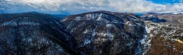 Framed Print : High quality winter landscape shot with drone camera of Bursa city in Turkey Framed Print : High quality winter landscape shot with drone camera of Bursa city in Turkey