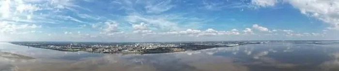 Framed Print : High resolution drone view of Hull, UK waterside marina area Framed Print : High resolution drone view of Hull, UK waterside marina area