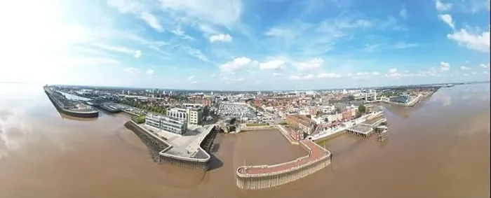 Framed Print : High resolution drone view of Hull, UK waterside marina area Framed Print : High resolution drone view of Hull, UK waterside marina area