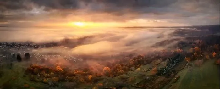 Framed Print : Highly dramatic sunrise scenery from above the fog Framed Print : Highly dramatic sunrise scenery from above the fog