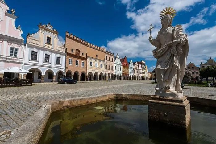 Framed Print : The historic center of Telc, UNESCO World Heritage Site, South Moravia, Czech Republic, Europe Framed Print : The historic center of Telc, UNESCO World Heritage Site, South Moravia, Czech Republic, Europe