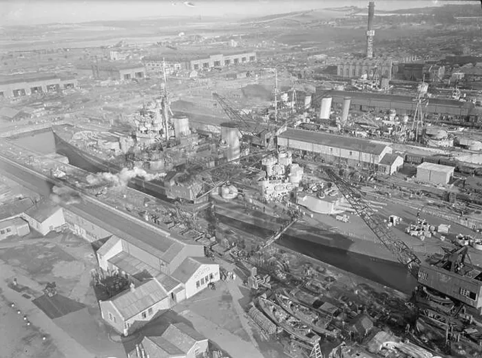 Framed Print : HMS Duke of York, HMS Berwick Framed Print : HMS Duke of York, HMS Berwick