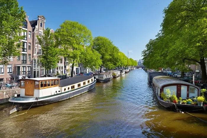 Framed Print : Houseboat barge, Amsterdam canal - Holland Netherlands Framed Print : Houseboat barge, Amsterdam canal - Holland Netherlands