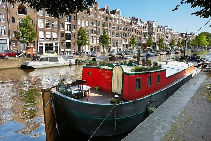 Framed Print : Houseboat barge, Amsterdam canal - Holland Netherlands Framed Print : Houseboat barge, Amsterdam canal - Holland Netherlands