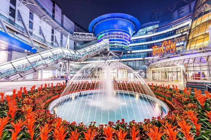 Framed Print : HSINCHU, TAIWAN - MARCH 4, 2017: Big City shopping mall in Tainan Framed Print : HSINCHU, TAIWAN - MARCH 4, 2017: Big City shopping mall in Tainan