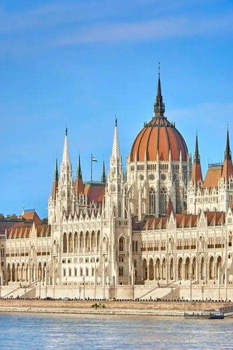 Framed Print : Hungarian Parliament building, Budapest, Hungary Framed Print : Hungarian Parliament building, Budapest, Hungary