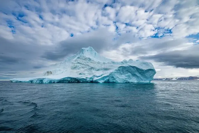 Framed Print : Iceberg on Belcher island, Devon island, Nunavut, Canadian Arctic, Canada, North America Framed Print : Iceberg on Belcher island, Devon island, Nunavut, Canadian Arctic, Canada, North America