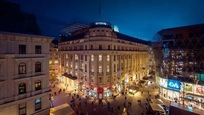 Framed Print : Iconic building at crossroads of Vaci street and Fashion street in Budapest