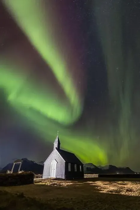 Framed Print : I'm returning to my beloved Iceland, its landscapes and northern lights! Framed Print : I'm returning to my beloved Iceland, its landscapes and northern lights!