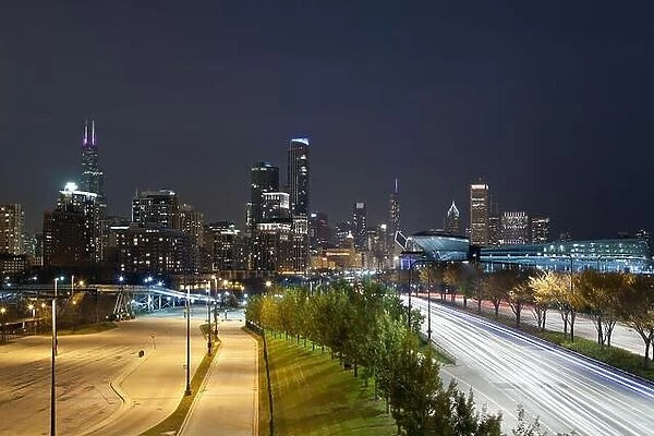 Image of Chicago skyline at night