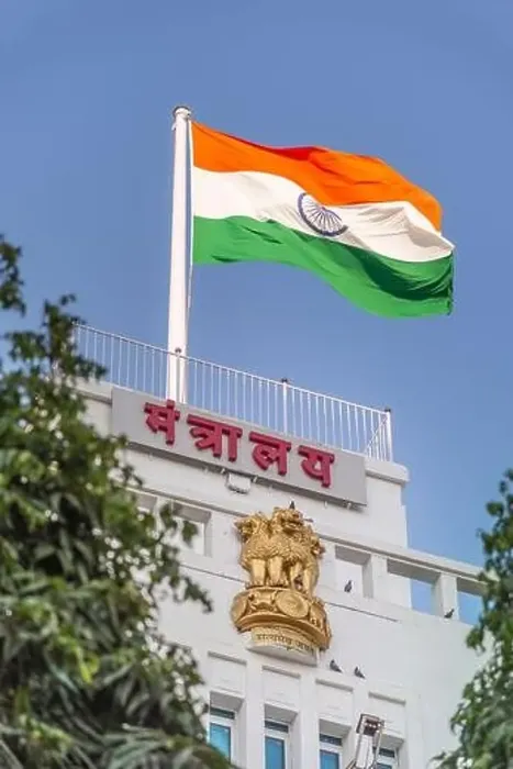 Framed Print : India, Maharashtra, Mumbai, waving Inidic flag over Mantralaya Framed Print : India, Maharashtra, Mumbai, waving Inidic flag over Mantralaya