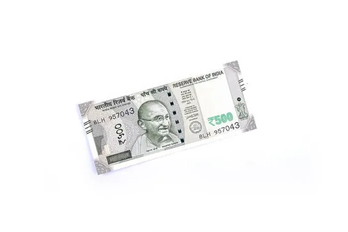 Framed Print : Indian 500 Rupees isolated on white background Framed Print : Indian 500 Rupees isolated on white background