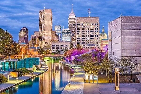 Indianapolis, Indiana, USA skyline and canal