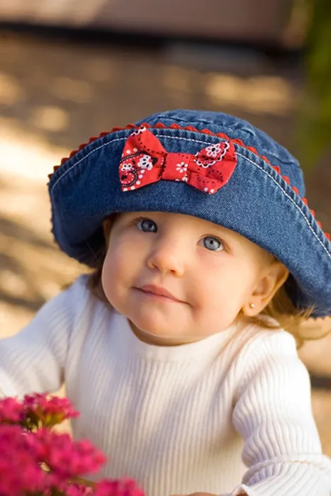 Framed Print : infant girl smiling Framed Print : infant girl smiling