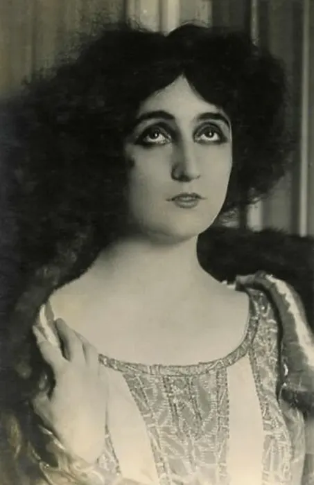 Framed Print : Italian actress and singer Anna Fougez, 1920s Framed Print : Italian actress and singer Anna Fougez, 1920s