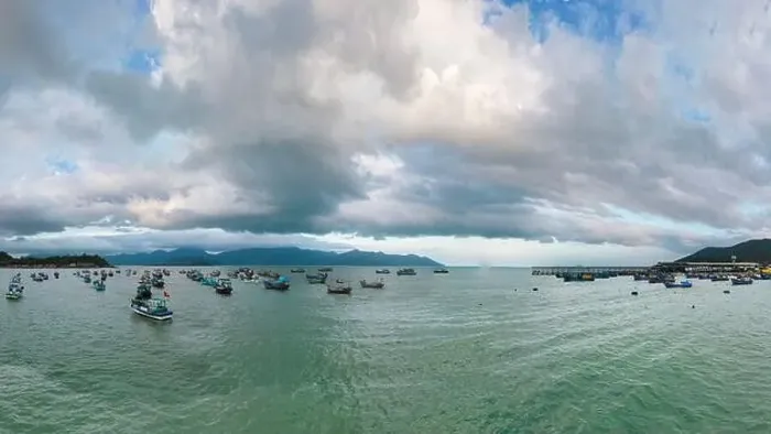 Framed Print : January 24, 2023: panoramic view of Vinh Luong fishing port, Nha Trang city, Khanh Hoa province, Vietnam Framed Print : January 24, 2023: panoramic view of Vinh Luong fishing port, Nha Trang city, Khanh Hoa province, Vietnam