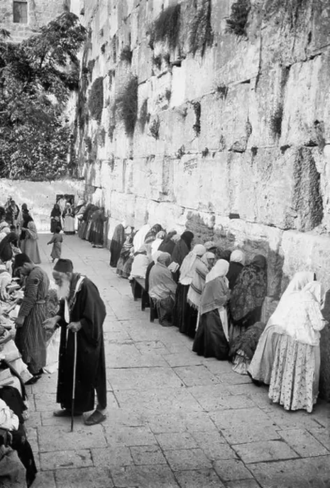 Framed Print : Jews at Wailing Wall, Jerusalem, Israel, circa 1920 Framed Print : Jews at Wailing Wall, Jerusalem, Israel, circa 1920