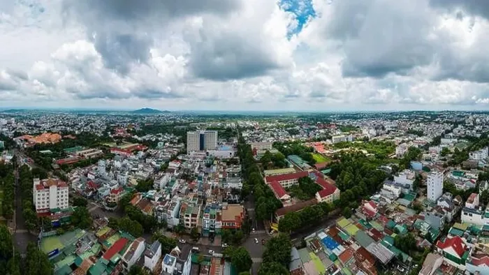 Framed Print : July 31, 2022: downtown Buon Ma Thuot, Dak Lak Province, Vietnam Framed Print : July 31, 2022: downtown Buon Ma Thuot, Dak Lak Province, Vietnam