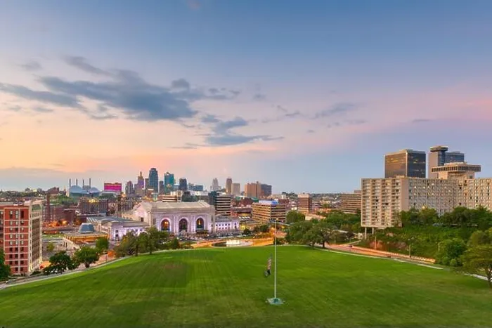Framed Print : Kansas City, Missouri, USA downtown skyline with Union Station at dusk Framed Print : Kansas City, Missouri, USA downtown skyline with Union Station at dusk