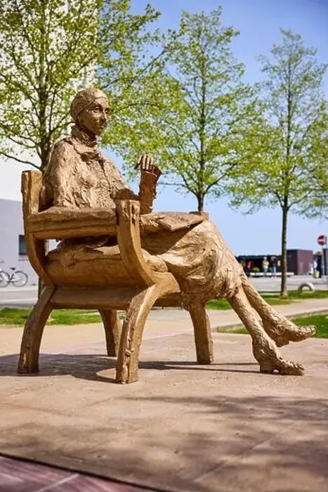 Framed Print : Karen Blixen statue by Rikke Raben (2024); Sankt Annæ Plads, Copenhagen, Denmark Framed Print : Karen Blixen statue by Rikke Raben (2024); Sankt Annæ Plads, Copenhagen, Denmark
