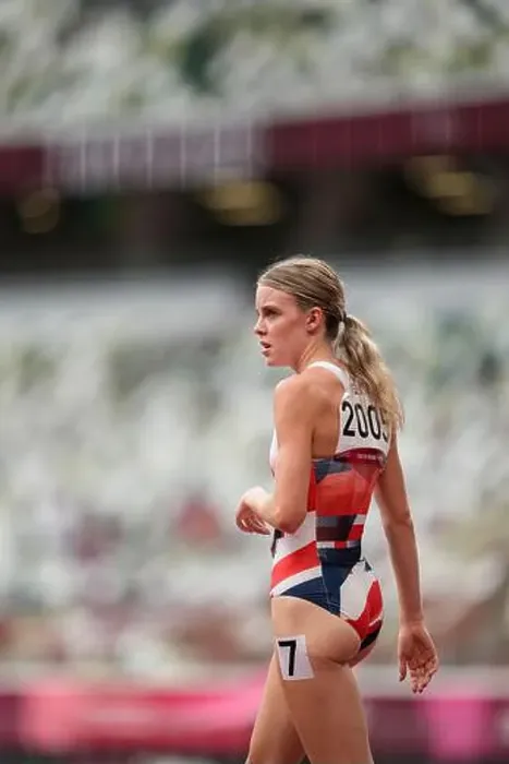 Framed Print : Keely Hodgkinson competing in the 800 meters of the 2020 Tokyo Olympics Framed Print : Keely Hodgkinson competing in the 800 meters of the 2020 Tokyo Olympics