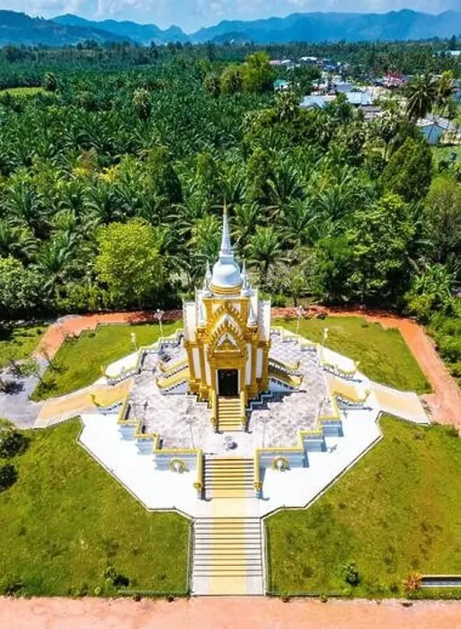 Framed Print : Khanom City Pillar Shrine in Nakhon Si Thammarat, Thailand Framed Print : Khanom City Pillar Shrine in Nakhon Si Thammarat, Thailand