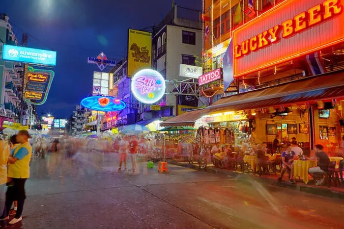 Framed Print : Khaosan Road at night, Bangkok, Thailand Framed Print : Khaosan Road at night, Bangkok, Thailand