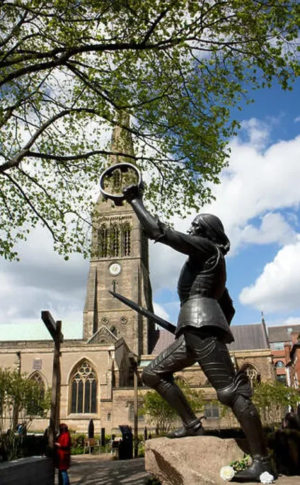 Framed Print : King Richard III statue and Leicester Cathedral, Leicestershire, UK Framed Print : King Richard III statue and Leicester Cathedral, Leicestershire, UK