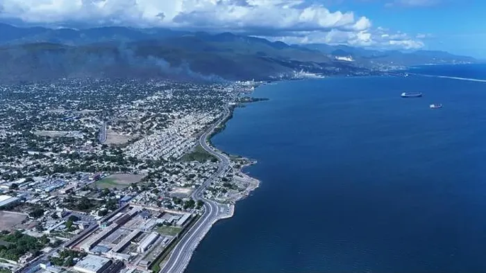 Framed Print : Kingston city meets the worlds seventh-largest natural harbor Framed Print : Kingston city meets the worlds seventh-largest natural harbor