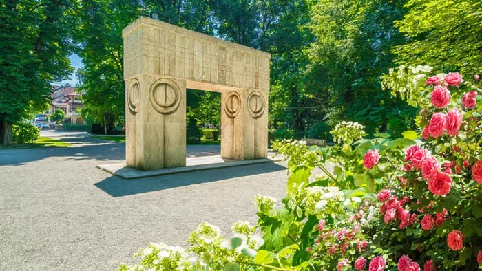 Framed Print : Kiss Gate, part of the Sculptural Ensemble of Constantin Brâncuși at Târgu Jiu, Romania Framed Print : Kiss Gate, part of the Sculptural Ensemble of Constantin Brâncuși at Târgu Jiu, Romania