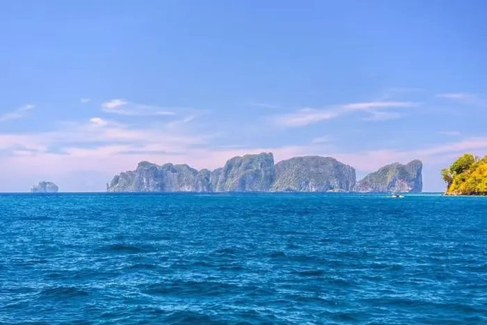 Framed Print : Ko Phi Phi Lee Island on a sunny day, Ao Nang, Mueang Krabi District, Krabi, Andaman Sea, Thailand Framed Print : Ko Phi Phi Lee Island on a sunny day, Ao Nang, Mueang Krabi District, Krabi, Andaman Sea, Thailand