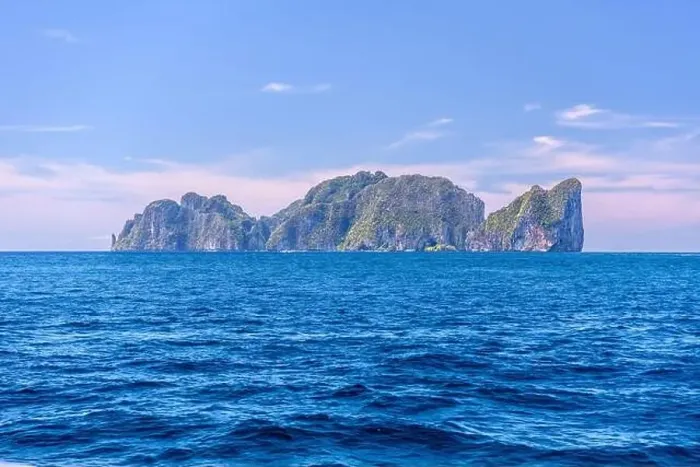 Framed Print : Ko Phi Phi Lee Island on a sunny day, Ao Nang, Mueang Krabi District, Krabi, Andaman Sea, Thailand Framed Print : Ko Phi Phi Lee Island on a sunny day, Ao Nang, Mueang Krabi District, Krabi, Andaman Sea, Thailand