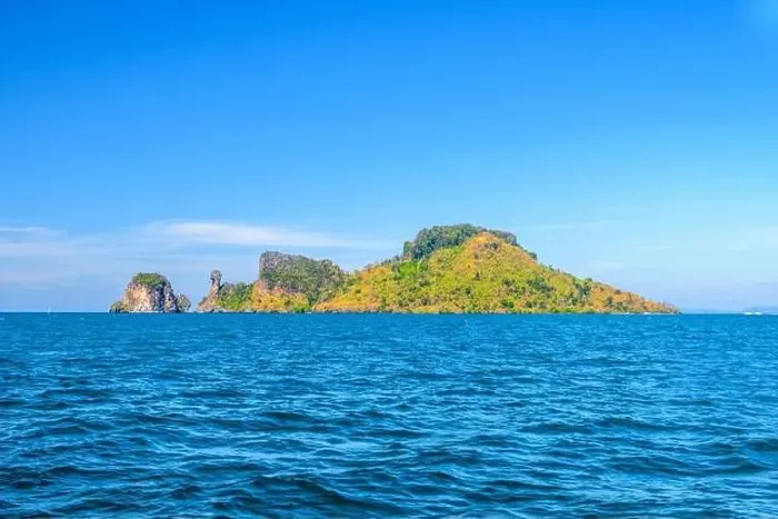 Framed Print : Ko Poda and Ko Kai Chicken Island, Tonsai Bay, Railay Beach, Ao Nang, Krabi, Andaman Sea, Thailand Framed Print : Ko Poda and Ko Kai Chicken Island, Tonsai Bay, Railay Beach, Ao Nang, Krabi, Andaman Sea, Thailand