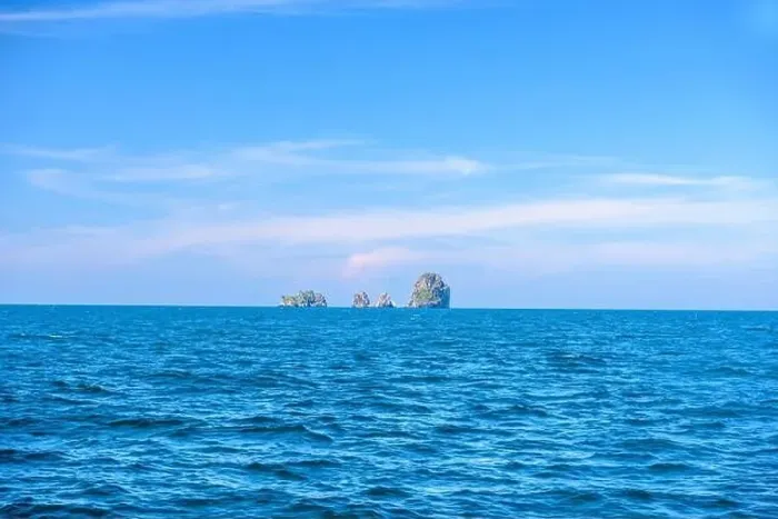 Framed Print : Ko Poda and Ko Kai Chicken Island, Tonsai Bay, Railay Beach, Ao Nang, Krabi, Andaman Sea, Thailand Framed Print : Ko Poda and Ko Kai Chicken Island, Tonsai Bay, Railay Beach, Ao Nang, Krabi, Andaman Sea, Thailand