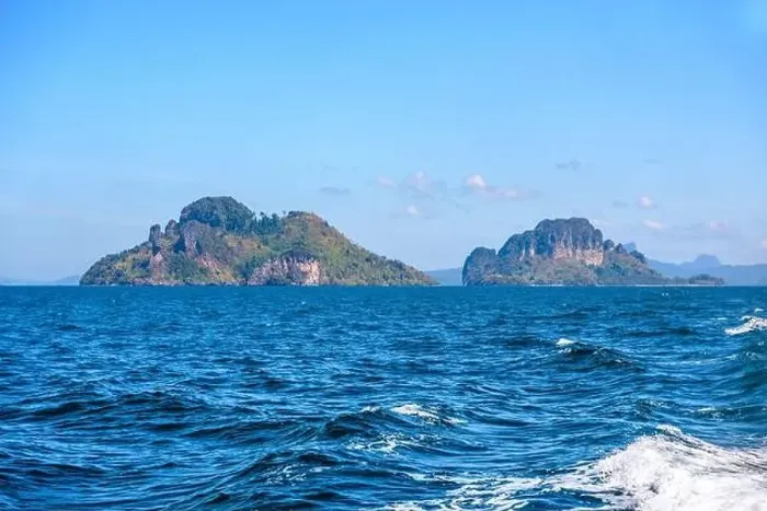 Framed Print : Ko Poda and Ko Kai Chicken Island, Tonsai Bay, Railay Beach, Ao Nang, Krabi, Andaman Sea, Thailand Framed Print : Ko Poda and Ko Kai Chicken Island, Tonsai Bay, Railay Beach, Ao Nang, Krabi, Andaman Sea, Thailand