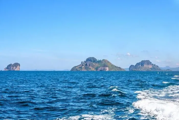 Framed Print : Ko Poda and Ko Kai Chicken Island, Tonsai Bay, Railay Beach, Ao Nang, Krabi, Andaman Sea, Thailand