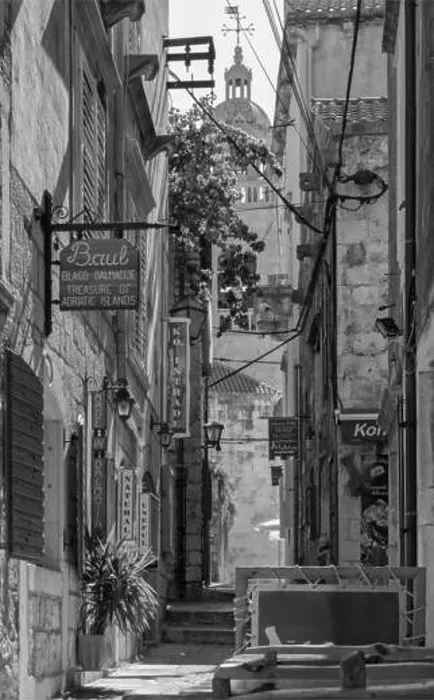 Framed Print : KORCULA, CROATIA - SEPTEMBER 5, 2018: The one ailse of the old town Framed Print : KORCULA, CROATIA - SEPTEMBER 5, 2018: The one ailse of the old town