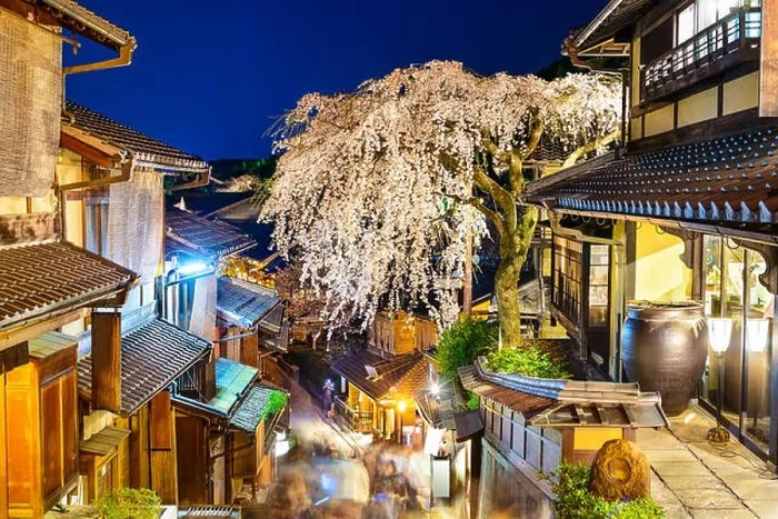 Framed Print : Kyoto, Japan alleyway scene in the Higashiyama district at night during the spring season Framed Print : Kyoto, Japan alleyway scene in the Higashiyama district at night during the spring season