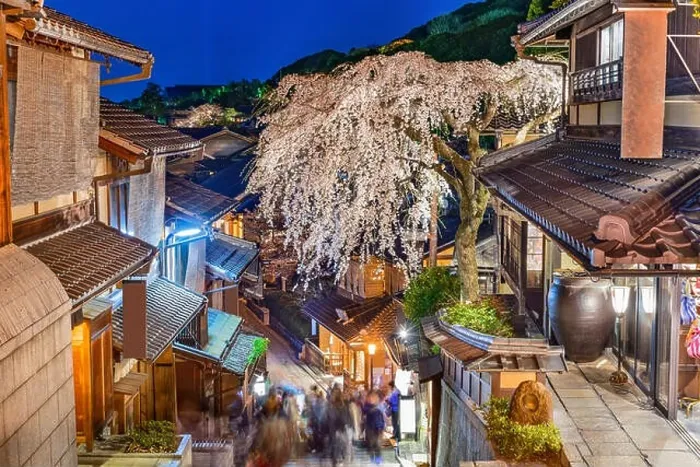 Framed Print : Kyoto, Japan alleyway scene in the Higashiyama district at night during the spring season Framed Print : Kyoto, Japan alleyway scene in the Higashiyama district at night during the spring season