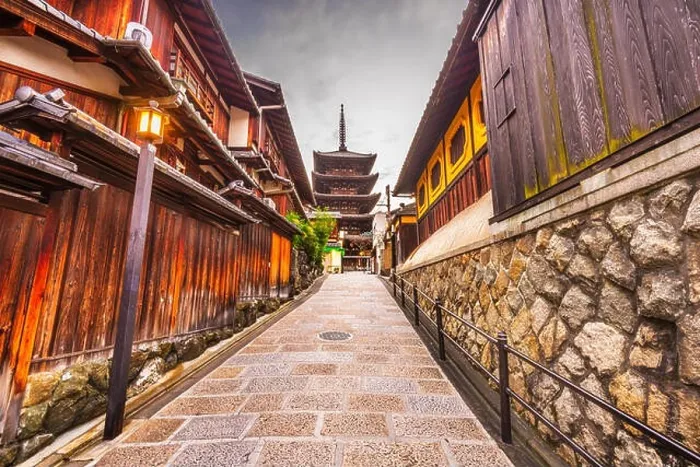 Framed Print : Kyoto, Japan old streets of historic Higashiyama district at twilight Framed Print : Kyoto, Japan old streets of historic Higashiyama district at twilight