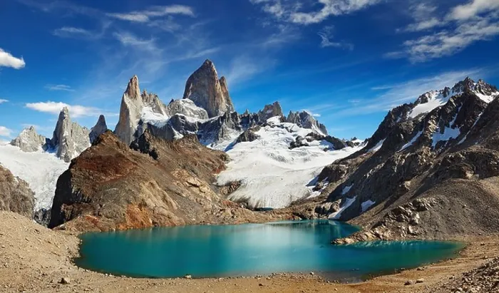 Framed Print : Laguna de Los Tres and mount Fitz Roy, Los Glaciares National Park, Patagonia, Argentina Framed Print : Laguna de Los Tres and mount Fitz Roy, Los Glaciares National Park, Patagonia, Argentina