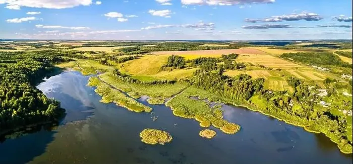 Framed Print : Lake and village in Kursk region of Russia. Glazovo, near the Russia - Ukraine border Framed Print : Lake and village in Kursk region of Russia. Glazovo, near the Russia - Ukraine border