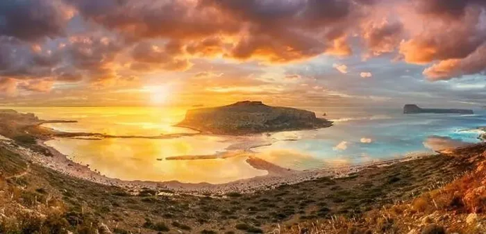 Framed Print : Landscape with Balos Lagoon beach and Gramvousa island at sunset on Crete, Greece Framed Print : Landscape with Balos Lagoon beach and Gramvousa island at sunset on Crete, Greece