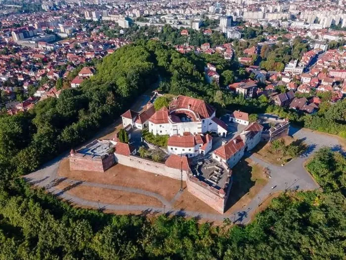 Framed Print : Landscape photography of the modern star shaped fortification in Brasov Framed Print : Landscape photography of the modern star shaped fortification in Brasov
