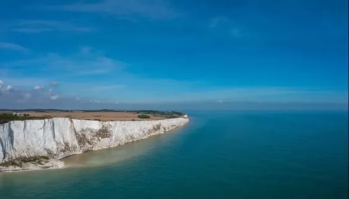 Framed Print : Landscape view of the White Cliffs of Dover and the South Foreland on the English Channel Framed Print : Landscape view of the White Cliffs of Dover and the South Foreland on the English Channel